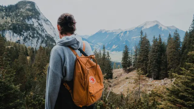 Keunggulan ‘Emergency Blanket’ bagi Para Pendaki Gunung