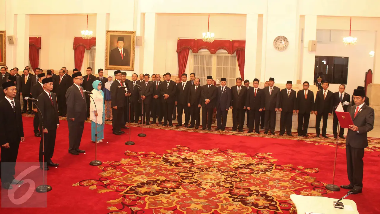 20170411-Jokowi lantik Komisioner KPU dan Bawaslu-Angga