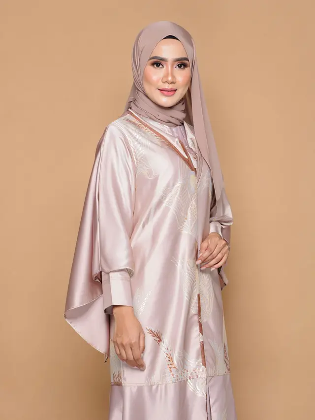 9 Model Gamis Batik Satin Dove yang Tidak Terlalu Mengkilap, Elegan Tanpa Kilau Berlebihan
