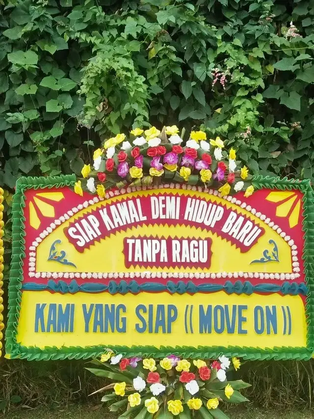 6 Karangan Bunga dari Mantan saat Nikahan Ini Bikin Syok Pengantin