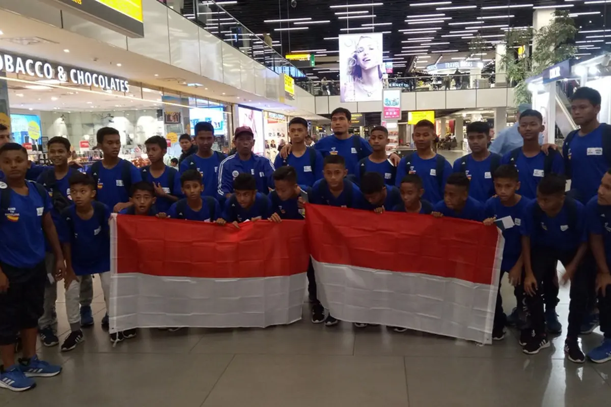 FOSSBI Rajawali Muda dan ASIOP APACINTI akan berlaga di Final Dunia Danone Nations Cup (Liputan6.com / Jonathan Pandapotan Purba)