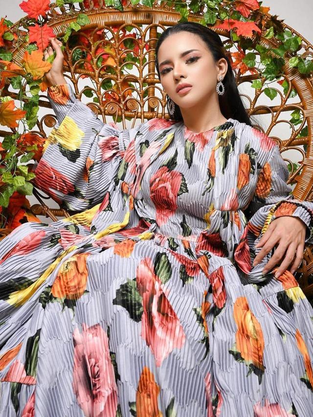 6 Potret Intan Permata, Selebgram yang Tengah Jadi Sorotan