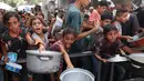 Israel, yang secara ketat membatasi bantuan yang masuk ke Jalur Gaza, berulang kali menolak tuduhan tentang kelaparan sengaja dalam perang yang telah berlangsung selama 22 bulan. (Eyad BABA/AFP)