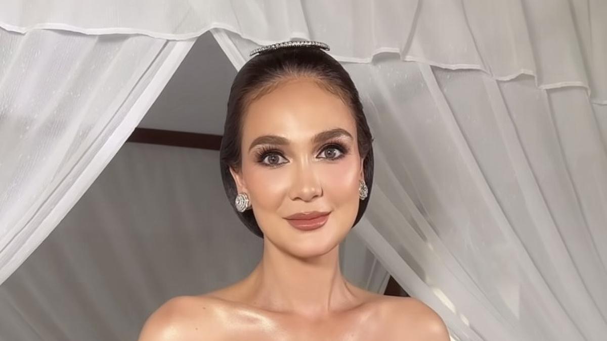 Pesona Calon Istri Maxime Bouttier, Luna Maya Dipulas Makeup Fresh Pink yang Flawless di Momen Siraman dan Sungkeman Pernikahan