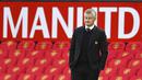 Pelatih Manchester United, Ole Gunnar Solskjaer, memejamkan mata usai anak asuhnya ditaklukkan Tottenham Hotspur pada laga Liga Inggris di Stadion Old Trafford, Minggu (4/10/2020). Tottenham menang dengan skor 6-1. (Oli Scarff/Pool via AP)