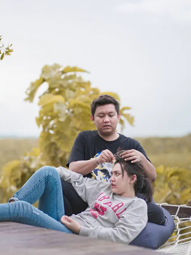 Didoakan Berjodoh, ini 7 Potret Denny Caknan dan Happy Asmara yang Mikin Lengket