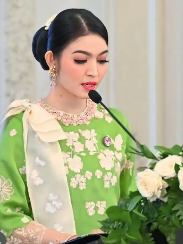 Gaya Selvi Ananda saat Pelantikan Dekranasda. [@rampainusantara_official]