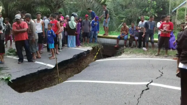 Travel Rute Riau-Sumbar Boleh Naikkan Harga Tiket Usai Longsor