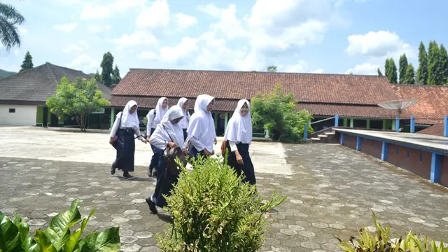 Siswa SMP pulang sekolah. (Foto: Liputan6.com/Muhamad Ridlo)