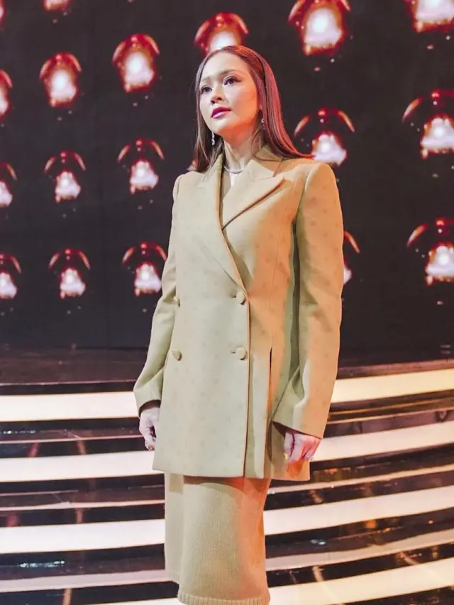 5 Potret Maia Estianty saat Jadi Juri X Factor, Disebut Mirip Anya Geraldine