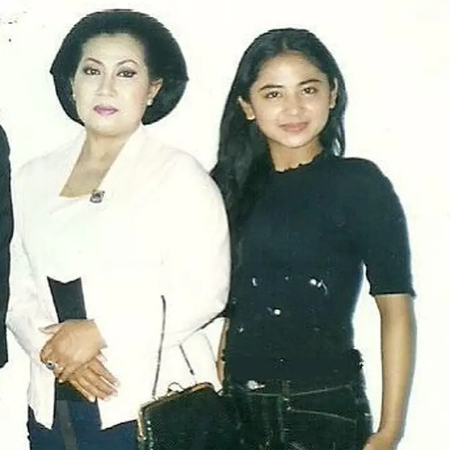Dewi Perssik Muda