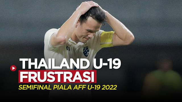 Berita video Timnas Thailand U-19 seperti frustrasi tidak bisa membobol gawang Timnas Laos U-19 dalam laga semifinal Piala AFF U-19 2022, Rabu (13/7/2022) malam hari WIB.