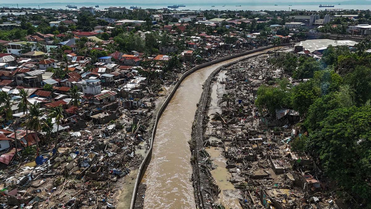 Diterjang Topan Kalmaegi, Seperti Ini Kerusakan Permukiman Warga di Cebu Filipina