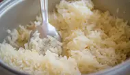 7 Kesalahan Menyimpan Nasi yang Bikin Cepat Basi, Masih Sering Dilakukan di Rumah