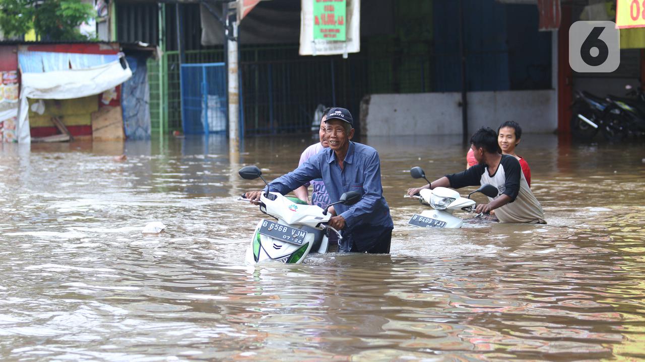 Banjir Rendam Ciledug Indah, Jalan Tangerang ke Jakarta Terputus