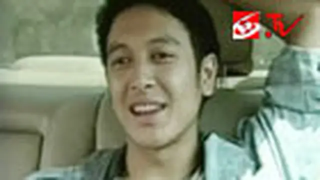 Dimas Anggara 'Pemeran Pembantu Pria Terfavorit' FTV Awards 2011