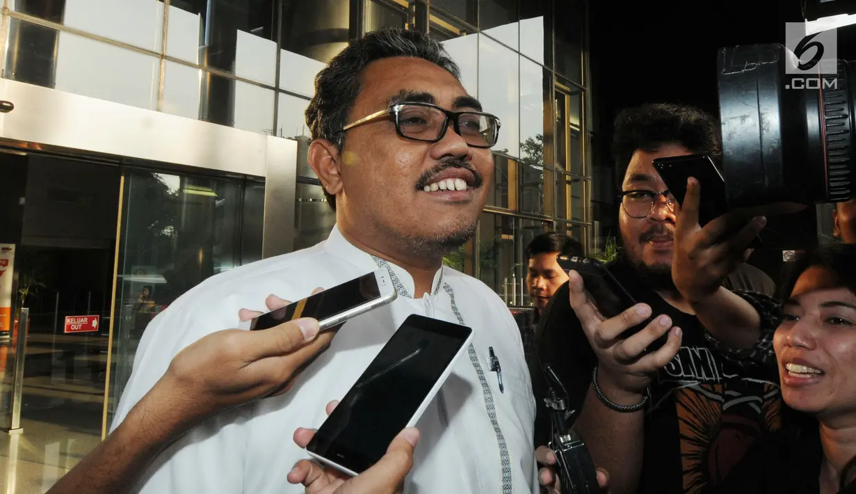 Mantan Wakil Ketua Banggar DPR Jazilul Fawaid usai menjalani pemeriksaan di Gedung KPK, Jakarta, Rabu (13/2). Jazilul diminta keterangan terkait pengetahuannya tentang proses anggaran. (Merdeka.com/DwiNarwoko)