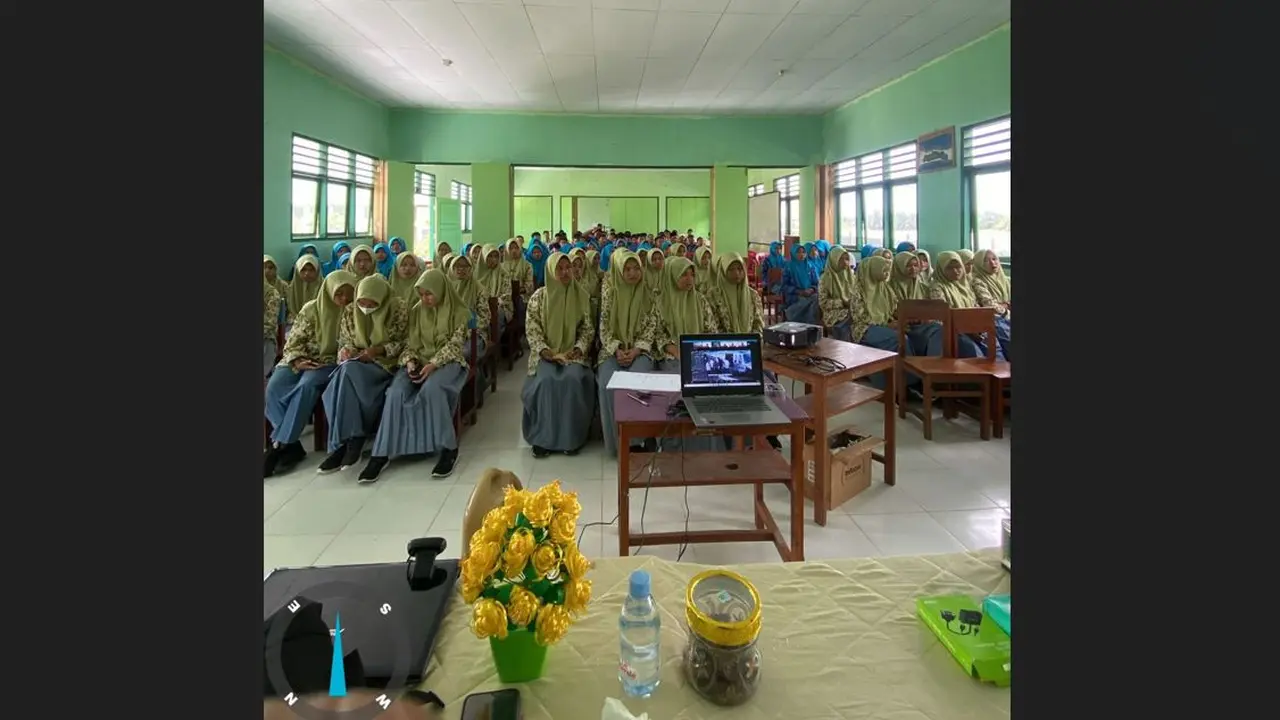 Kali ini, pelatihan Kementerian Komunikasi dan Informasi (Kemenkominfo) mengusung tema 'Pentingnya Personal Branding di Era Digital' yang dilaksanakan pada Kamis (4/5/2023) secara daring melalui aplikasi zoom meeting.