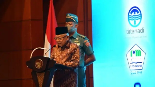 Dalam RPJMN 2020–2024, Pemerintah menargetkan 100% rumah tangga memiliki akses air minum layak pada 2024, termasuk 15% akses air minum aman, dan 30% akses air minum perpipaan.