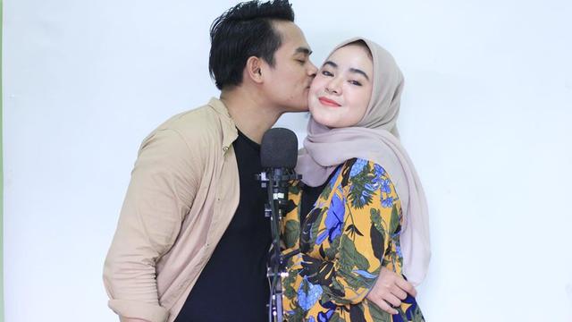 Terlibat Cinta Lokasi, Ini 6 Potret Harmonis Tria dan Ady Bima D'Academy