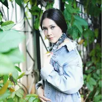 Gaya busana sehari-hari Maia Estianty, anak muda banget (maiaestiantyreal/instagram)