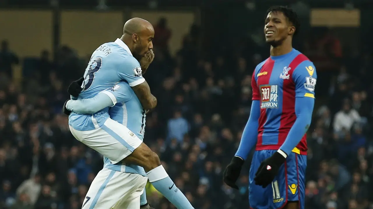 Gol Jarak Jauh Delph Antar City ke Puncak Klasemen Premier League