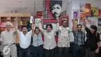 Para tokoh berangkulan tangan usai memberikan keterangan terkait kasus HAM masa lalu di Kantor Kontras, Jakarta, Kamis (9/7/2015). Mereka berharap rencana rekonsiliasi pemerintah didahului dengan pengungkapan kebenaran. (Liputan6.com/Johan Tallo)