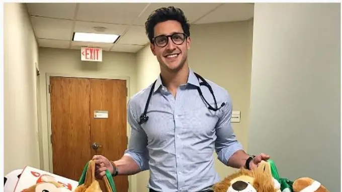 [Bintang] Dokter Mikhail Varshavski