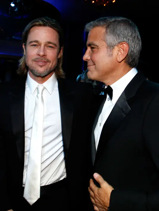 George Clooney adalah sahabat terdekat Pitt sejak lama, dan ia pun sudah tak ragu lagi jika harus berlindung padanya dan menceritakan segala masalahnya. (AFP/Bintang.com)