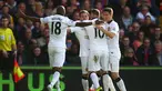 Manchester United berhasil memetik tiga poin saat melawat ke markas Crystal Palace di laga pekan ke-36 Liga Premier Inggris. Bermain di Selhrust Park, Sabtu (9/5/2015) malam WIB, MU menang 2-1