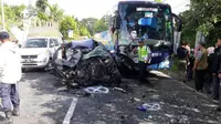 Tabrakan Avanza dan Bus di Puncak, 1 Tewas