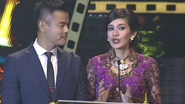 [VIDEO] SL Malam Anugerah Piala Citra FFI 2013 l Pengarah Artistik Terbaik, Penata Musik Terbaik