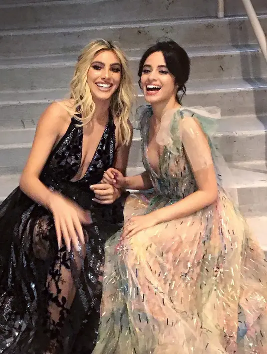 Tak sampai sana, di dunia permodelan dirinya bekerja sama dengan CoverGirl, Dolce and Gabbanda dan menjadi juri di Miss Universe. (instagram/lelepons)