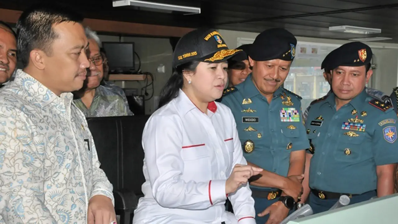 Dua Kapal Perang Kolinlamil Dukung Sail Tomini 2015
