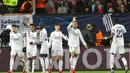 Penyerang Real Madrid, Rodrygo (kedua kiri) melakukan selebrasi dengan rekan setimnya setelah mencetak gol keduanya pada laga matchday 8 League Phase Liga Champions 2024/2025 melawan Stade Brestois 29 (Brest) yang digelar di Stade de Roudourou, Prancis, Rabu 29 Januari 2025 waktu setempat atau Kamis (30/1/2025) dini hari WIB. (FRED TANNEAU/AFP)