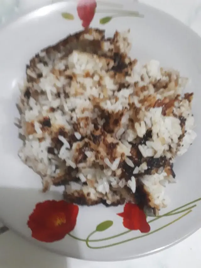 6 Potret Masak Nasi Hingga Gosong Ini Tak Sesuai Ekspektasi, Bikin Kecewa