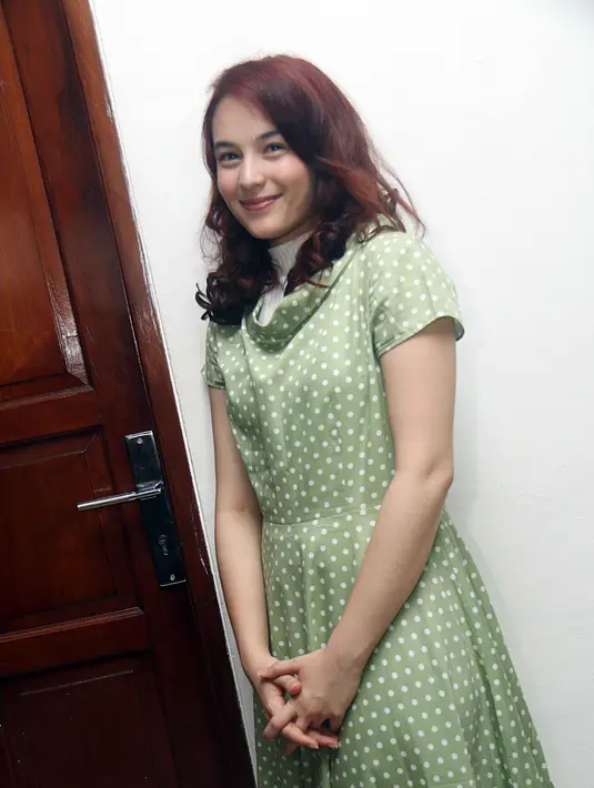 Demi perannya Ilona, Chelsea mencoba mendalami karakter Ilona dan belajar bahasa Jerman. (Nurwahyunan/Bintang.com)