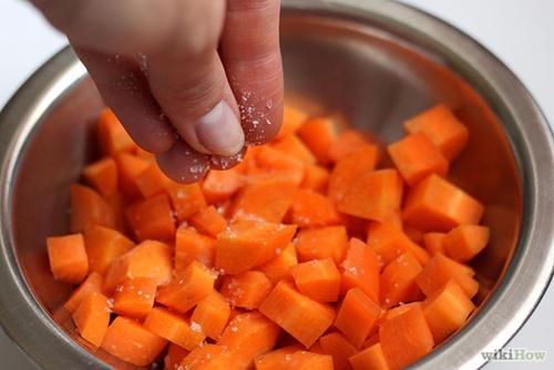 Tambahkan garam | Photo: Copyright wikihow.com