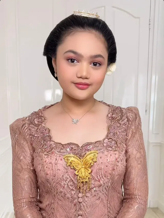 6 Potret Amora Lemos Anak Kris Dayanti Tampil di Acara HUT ke-57 ASEAN, Anggun Kenakan Kebaya