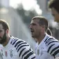 Selebrasi Gonzalo Higuain usai menjadi pahlawan kemenangan 2-0 Juventus atas Pescara. (ANDREAS SOLARO / AFP)