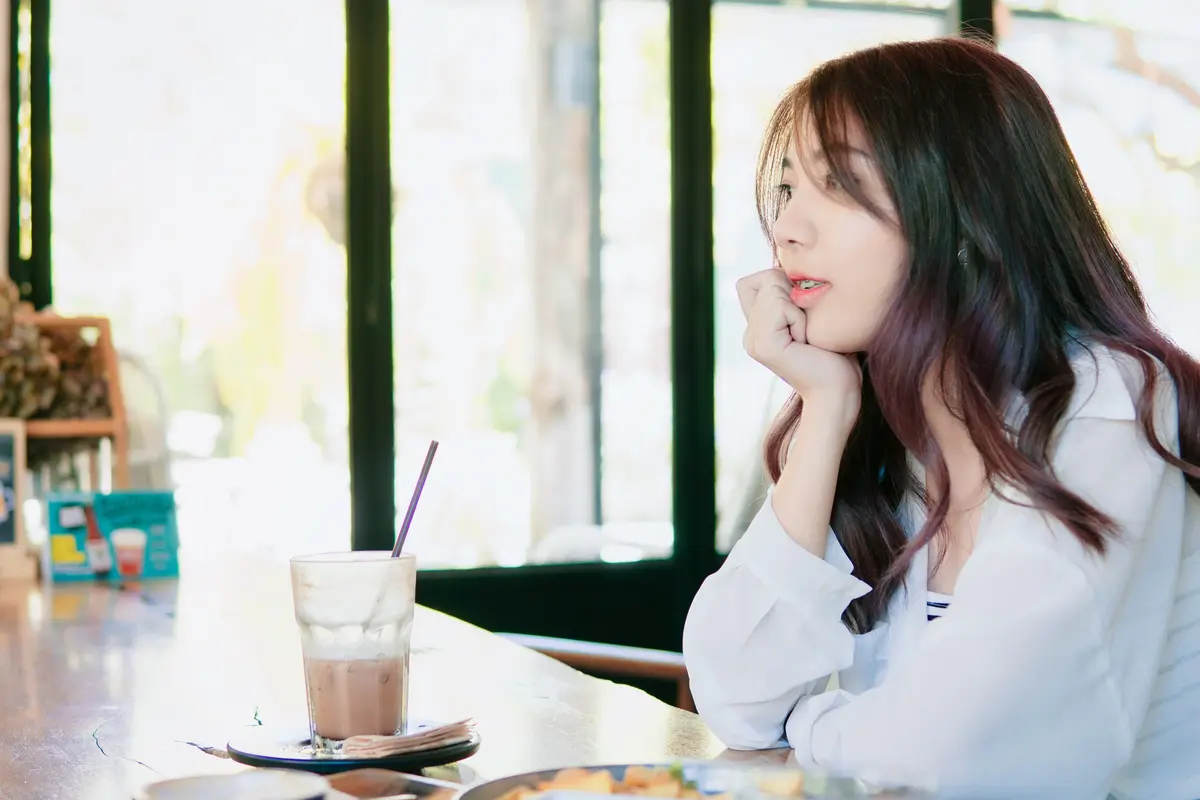 perempuan dan oktober move on
