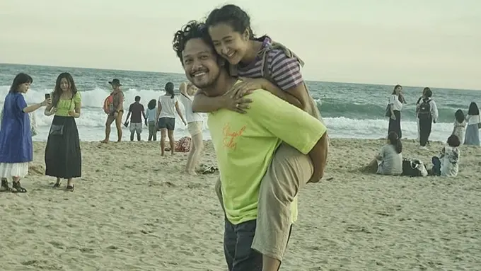 Seru dan Kompak, Ini 6 Potret Dwi Sasono dan Widi Mulia Bak Pasangan Muda