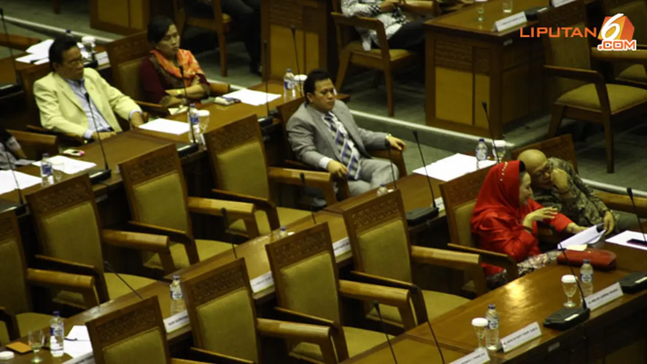 paripurna-dpr-banyak-bolos-130411b.jpg