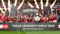 Para pemain Arsenal merayakan kemenangan dalam pertandingan sepak bola final Community Shield FA Inggris antara Arsenal dan Manchester City di Stadion Wembley, London, Inggris, Minggu (6/8/2023). (AP Photo/Kirsty Wigglesworth)