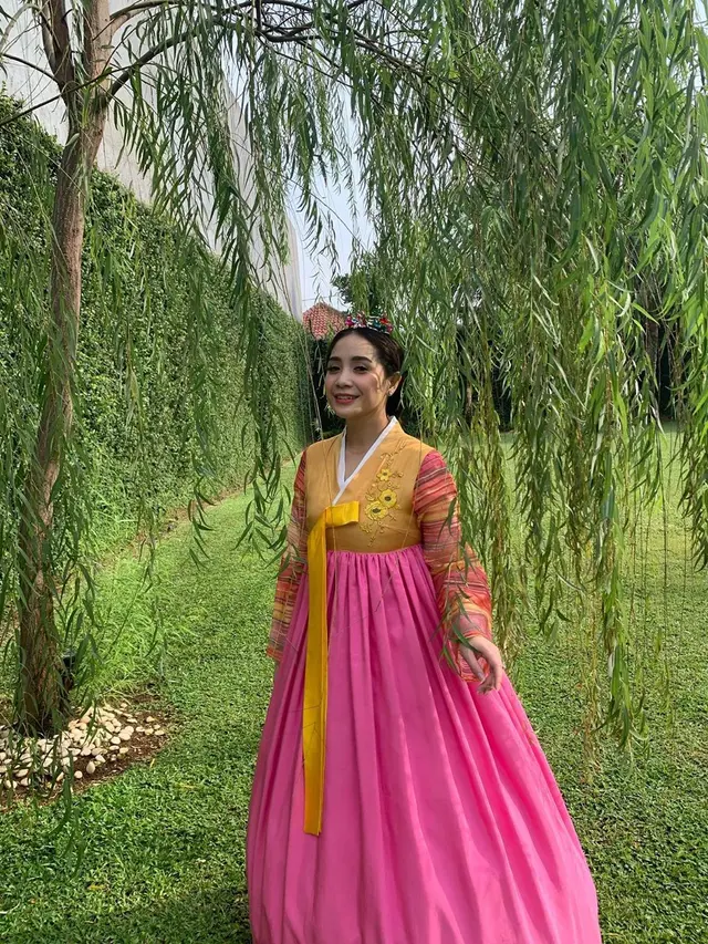 6 Potret Nagita Slavina dan Rossa Kompak Pakai Hanbok Ini Menawan