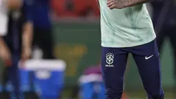 Penyerang Brasil Neymar berlatih selama sesi latihan jelang menghadapi Timnas Serbia di stadion Grand Hamad, di Doha, Qatar, Rabu (23/11/2022). Catatan pertemuan kedua tim dalam lima laga terakhir masih milik Tim Samba. Timnas Brasil berhasil menyapu bersih semuanya dengan kemenangan. (AP Photo/Andre Penner)