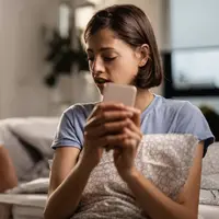 Dalam dunia percintaan, istilah “cushioning” semakin sering terdengar. Foto: Freepik