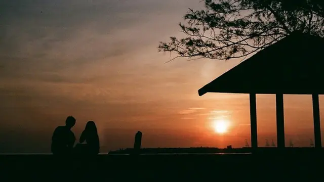 Pagi Pantai Marina hasil reklamasi