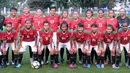 Pemain Timnas Wanita Indonesia berpose bersama jelang uji tanding melawan tim Indonesian Football Ambassador di Lapangan C Kompleks GBK, Jakarta, Kamis (5/4). Uji tanding ini persiapan jelang Piala AFF Wanita 2018. (Liputan6.com/Helmi Fithriansyah)