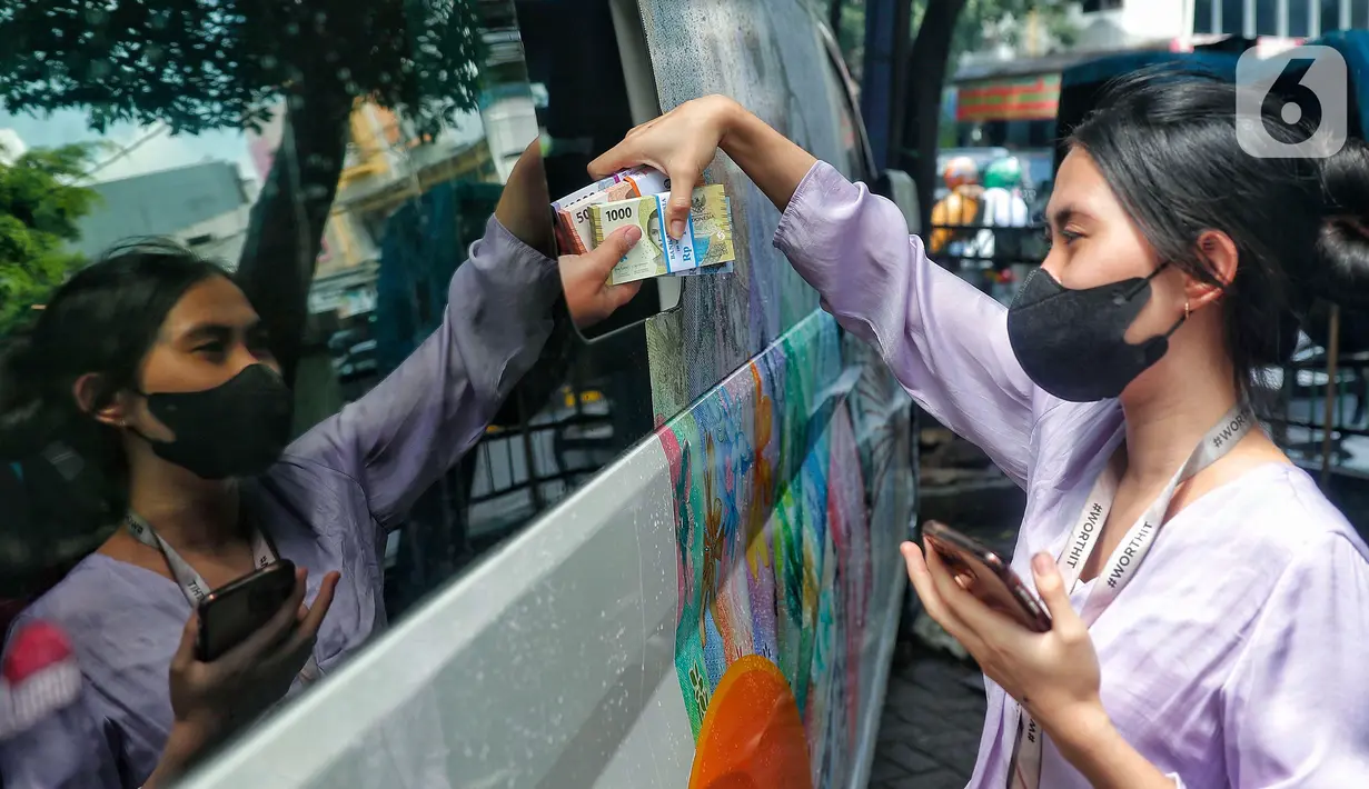 Adapun nominal pecahan yang nanti diperoleh saat penukaran dalam paket tersedia nominal Rp 1.000, Rp 2.000, Rp 5.000, Rp 10.000, dan Rp 20.000. (Liputan6.com/Angga Yuniar)